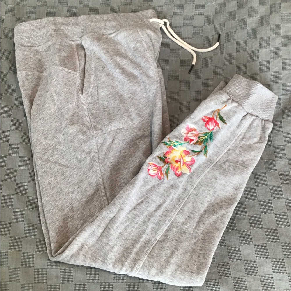 Betsey Johnson Performance Gray Embroidered Sweatpants Women’s L